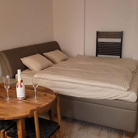 Luxusni Apartman Nedaleko Centra Prag Exteriör bild