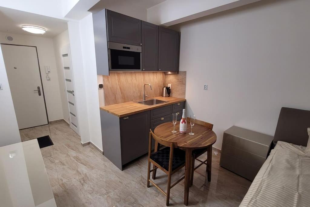 Luxusni Apartman Nedaleko Centra Prag Exteriör bild