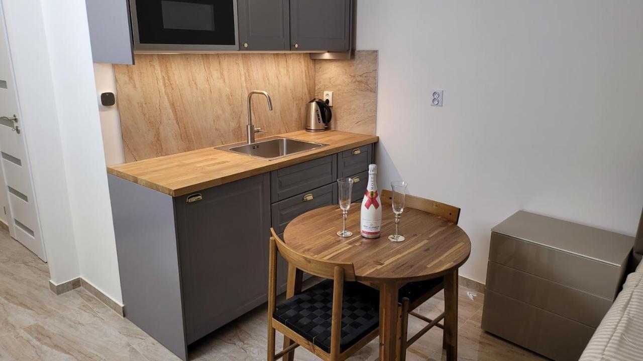 Luxusni Apartman Nedaleko Centra Prag Exteriör bild